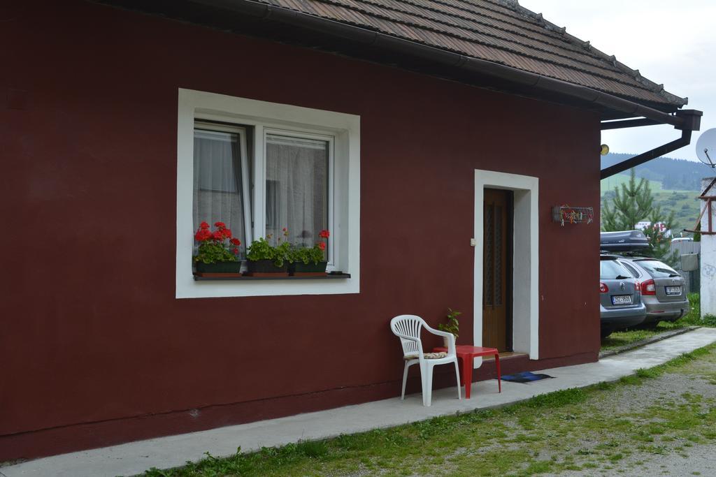 Begonia-Dom S Jednou Spalnou Bešeňová Rom bilde
